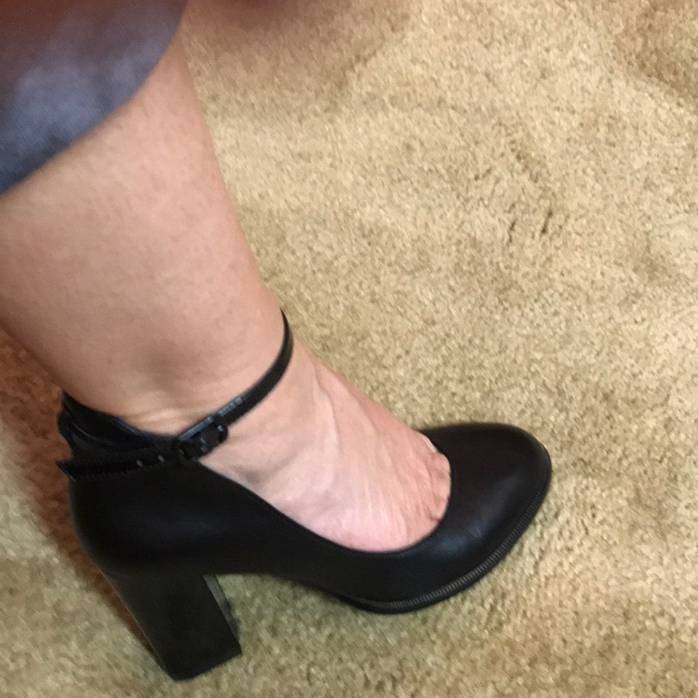 Kenneth Cole leather stapie heel